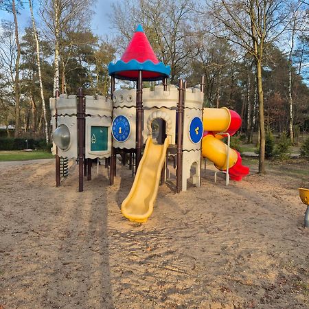 Het Veluwse Boshuisje Knus Chalet Met Omheinde Tuin Op De Veluwe Hoenderloo Eksteriør billede