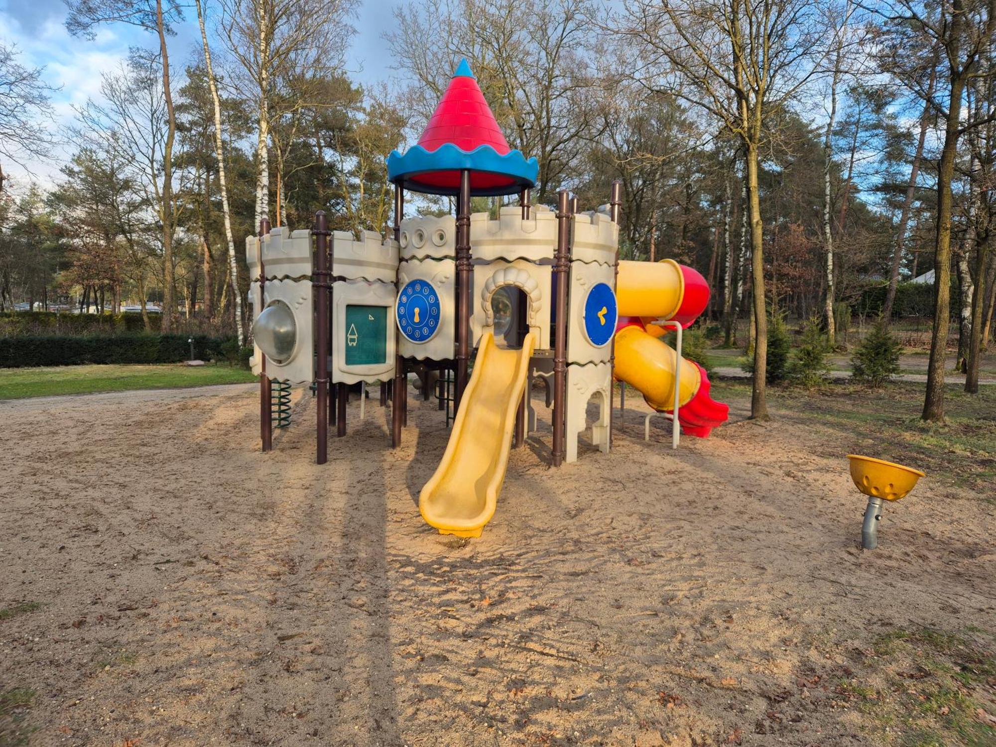 Het Veluwse Boshuisje Knus Chalet Met Omheinde Tuin Op De Veluwe Hoenderloo Eksteriør billede