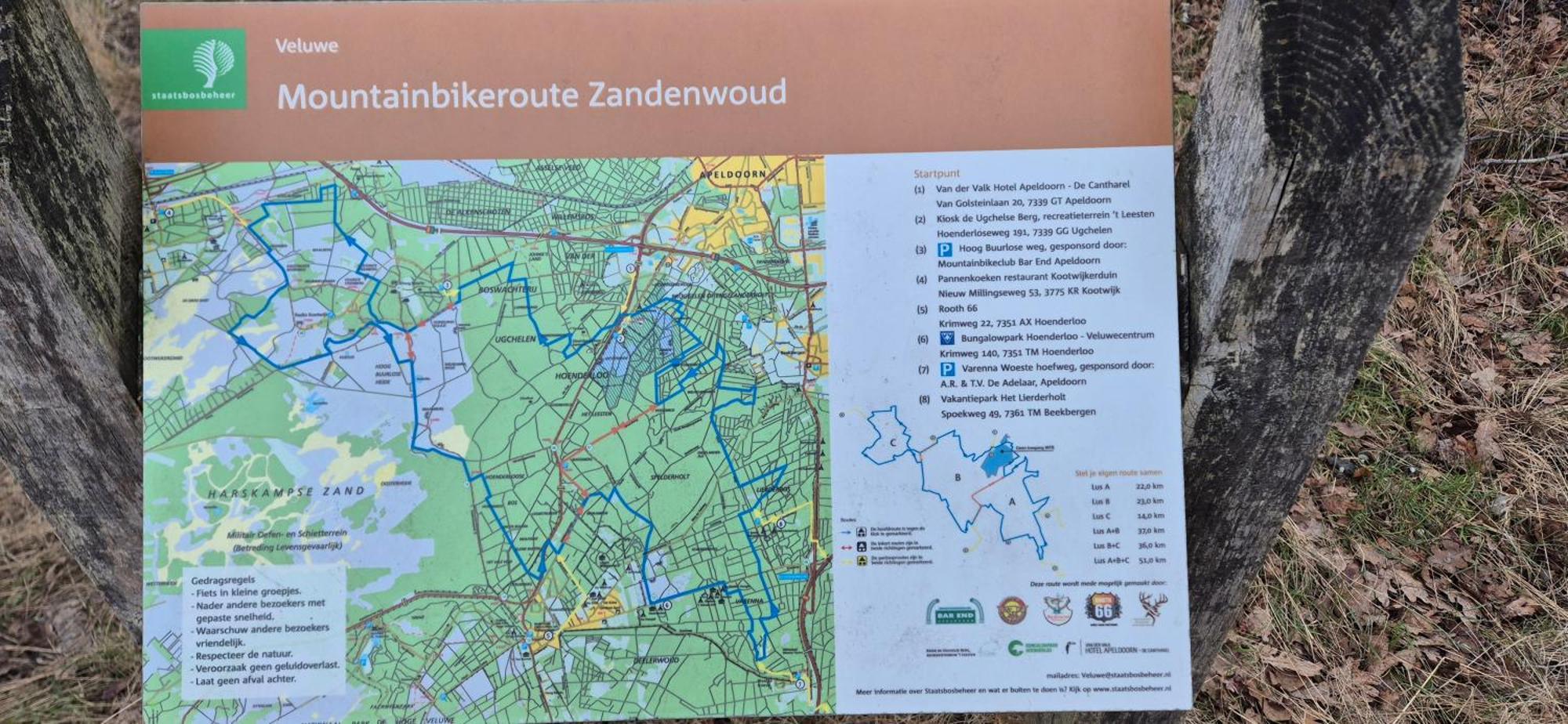 Het Veluwse Boshuisje Knus Chalet Met Omheinde Tuin Op De Veluwe Hoenderloo Eksteriør billede